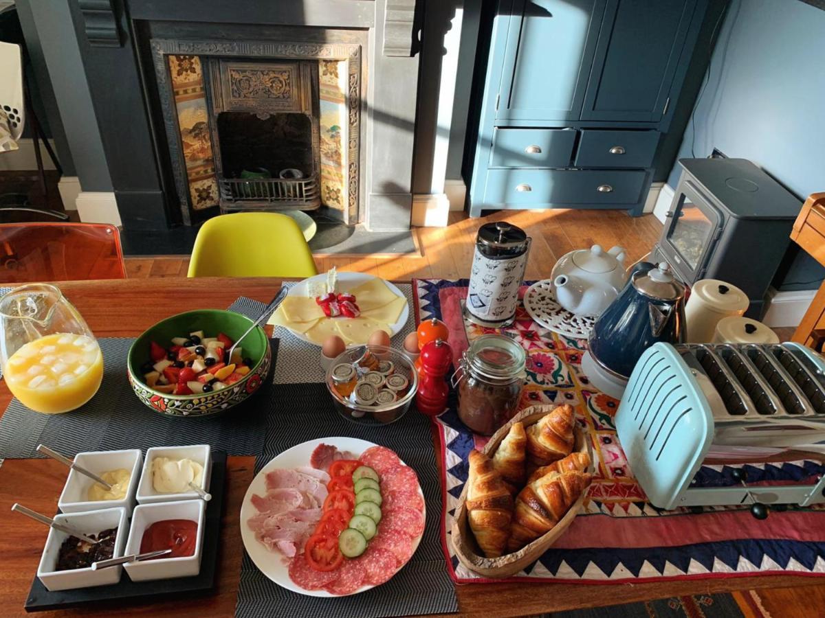 Dylan Thomas Sea View Bed & Breakfast Laugharne Eksteriør bilde