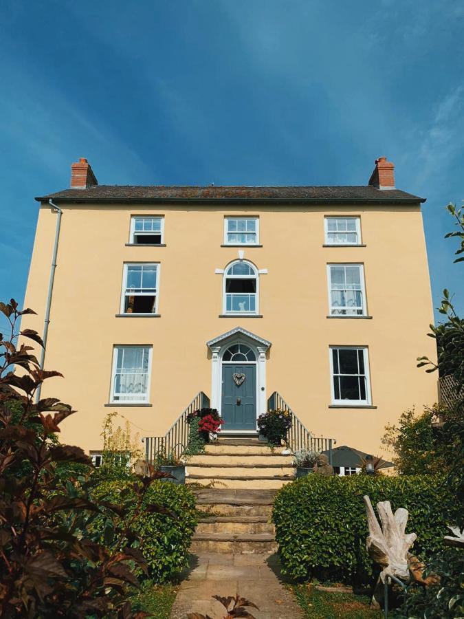 Dylan Thomas Sea View Bed & Breakfast Laugharne Eksteriør bilde