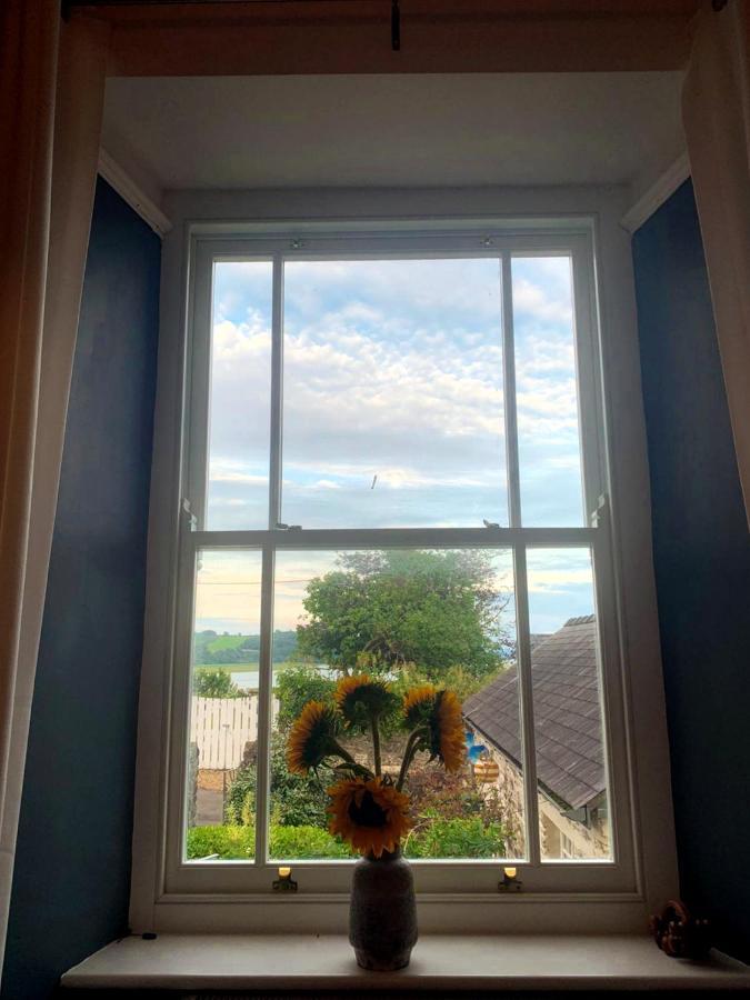 Dylan Thomas Sea View Bed & Breakfast Laugharne Eksteriør bilde